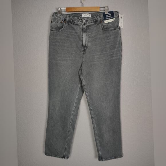 Abercrombie & Fitch Curve Love Ultra High Rise 90s Straight Jean Size 33/16R - Picture 2 of 16